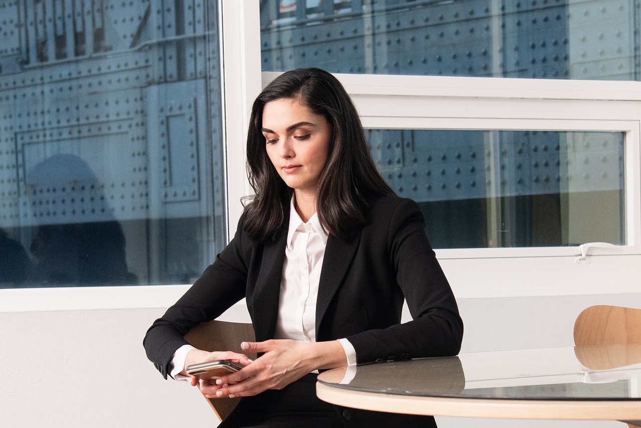 Business Texting: How SMS Marketing Drives Customer Engagement